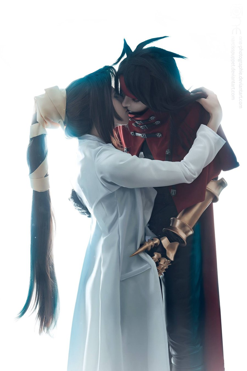 Illustration for article titled Final Fantasy VII Cosplay, Take A Bow (Or A Gun)